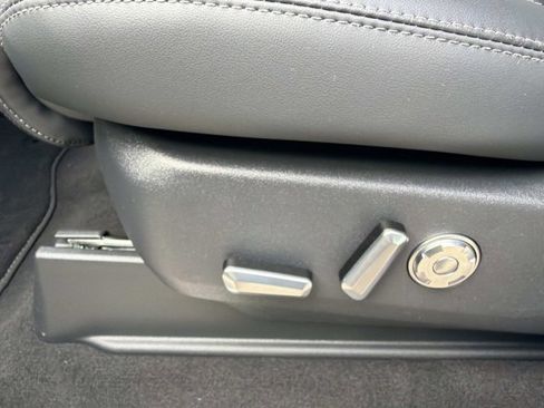 New 2026 Lincoln Navigator Reserve AWD/4WD image 11