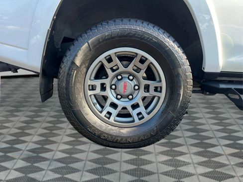 Used 2019 Toyota 4Runner TRD Off-Road image 20