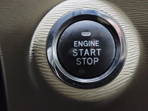 Used 2012 Toyota Venza LE image 20