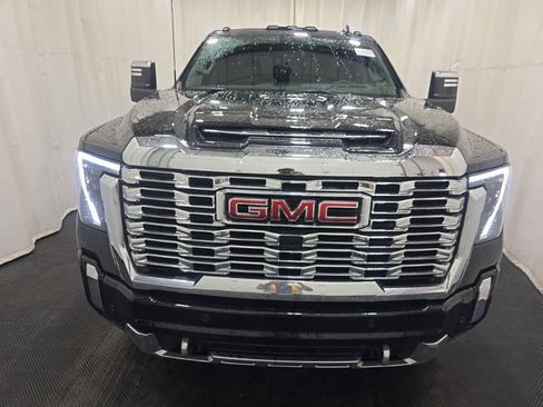 Used 2025 GMC Sierra 3500 Denali w/ Denali Reserve Package AWD/4WD image 2
