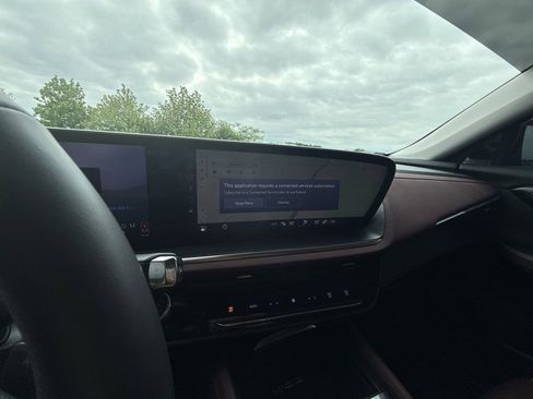 Certified 2024 Buick Envision Sport Touring AWD/4WD image 20