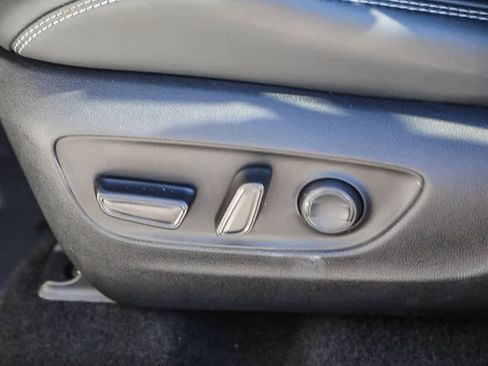 Used 2023 Toyota RAV4 XLE Premium image 18