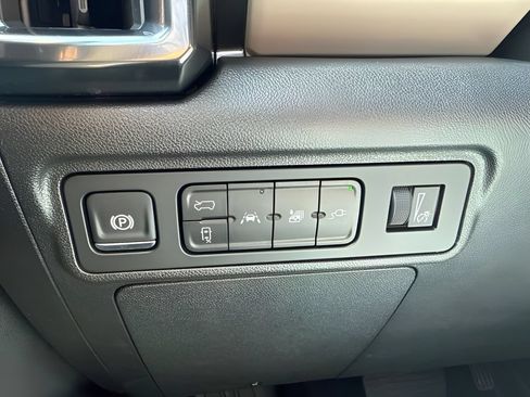Used 2026 GMC Hummer EV SUV AWD/4WD image 26