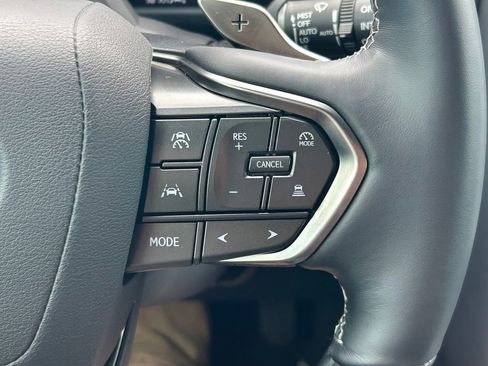 Used 2025 Lexus LX 700h Luxury image 51