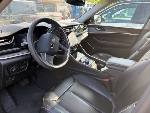 Used 2023 Jeep Grand Cherokee 4WD 4xe image 6