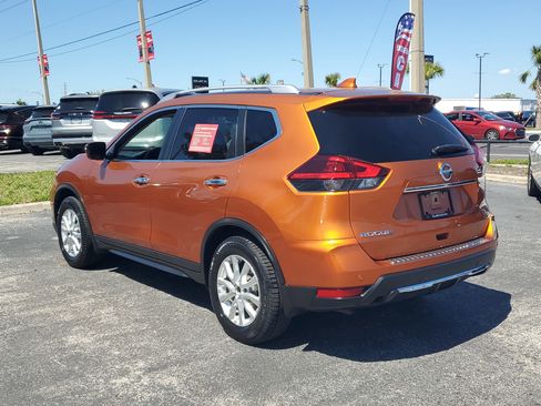 Certified 2020 Nissan Rogue SV image 8