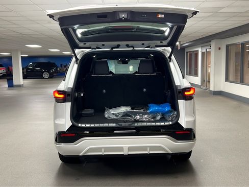 New 2026 Lexus TX 500h AWD image 29