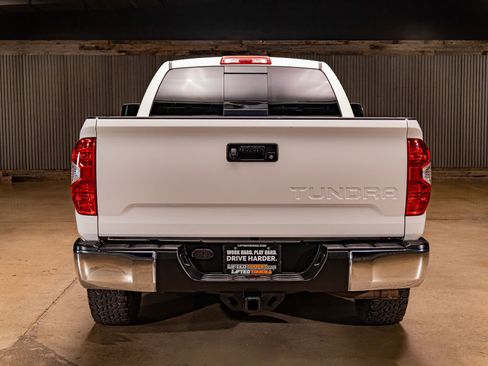 Used 2017 Toyota Tundra SR5 image 7
