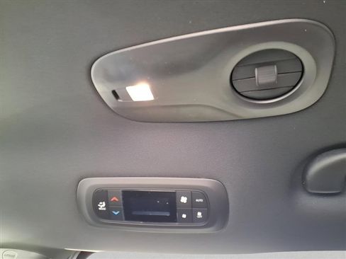 New 2026 Chrysler Voyager LX image 14