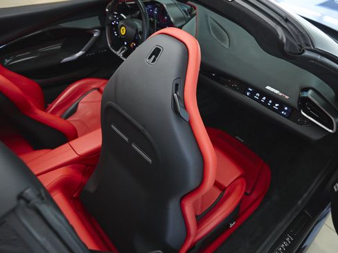 Used 2023 Ferrari 296 GTS RWD image 59
