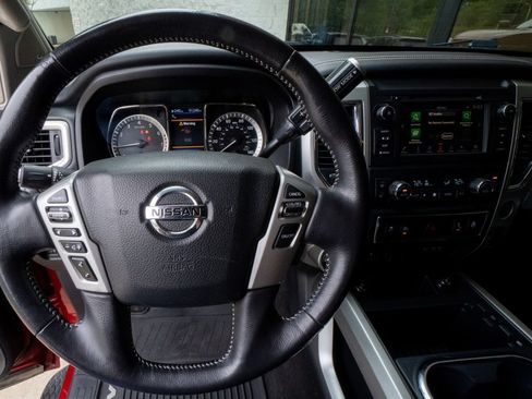Used 2019 Nissan Titan PRO-4X w/ Pro-4x Convenience Package AWD/4WD image 12