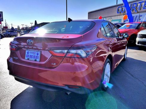 Used 2024 Toyota Camry LE image 5