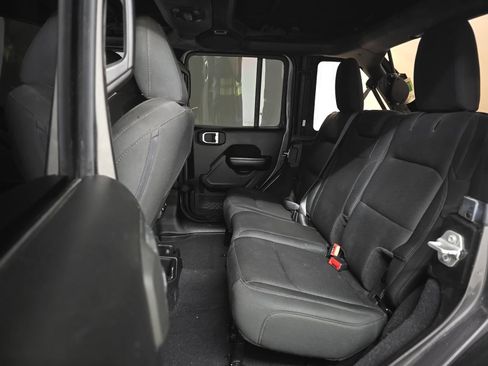 Used 2019 Jeep Wrangler Unlimited Sport S AWD/4WD image 14