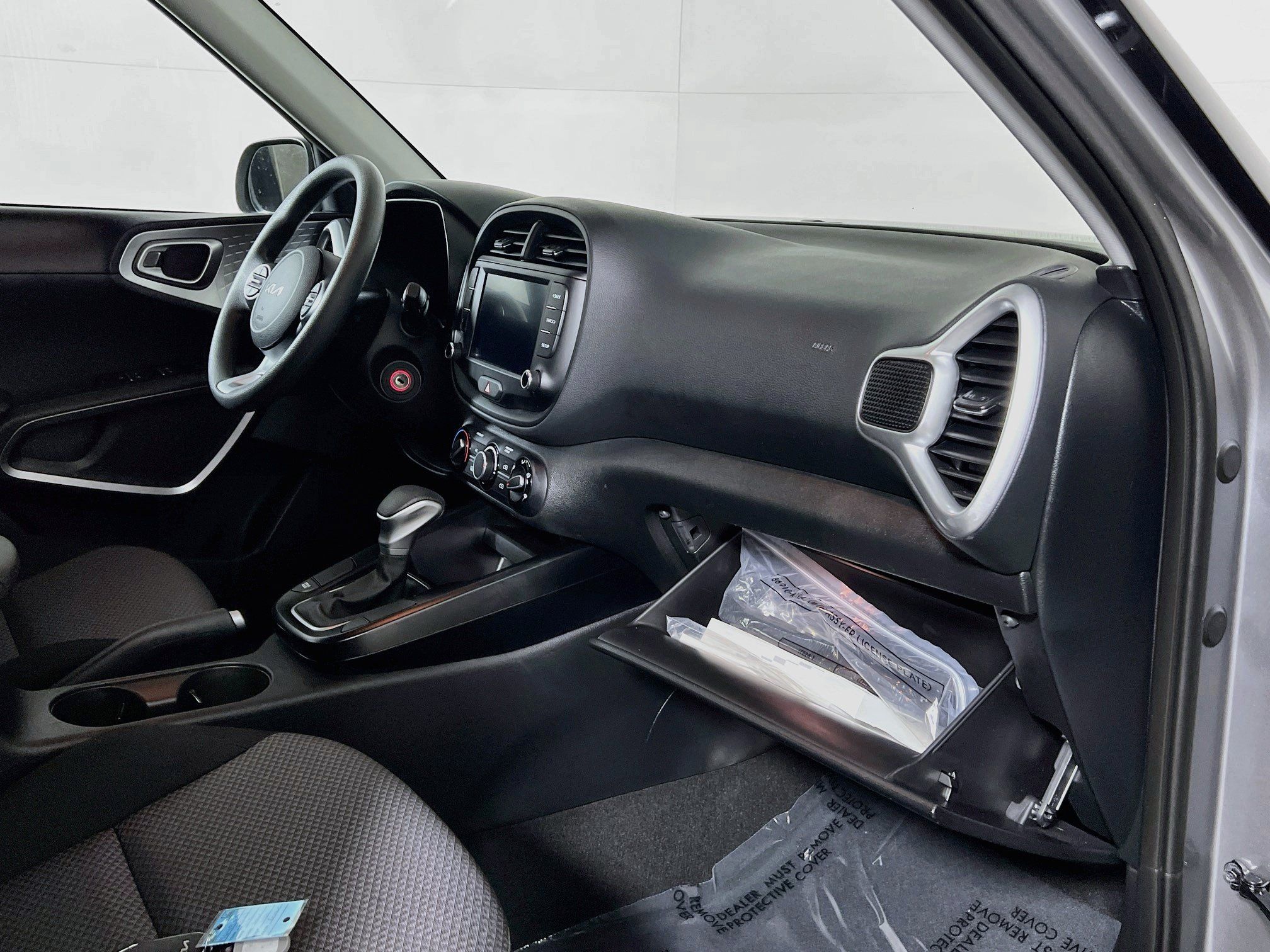 Used 2025 Kia Soul LX w/ LX Technology Package FWD image 35