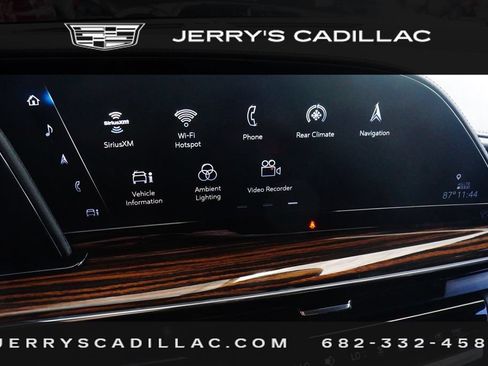 Used 2023 Cadillac Escalade Premium Luxury AWD/4WD image 12