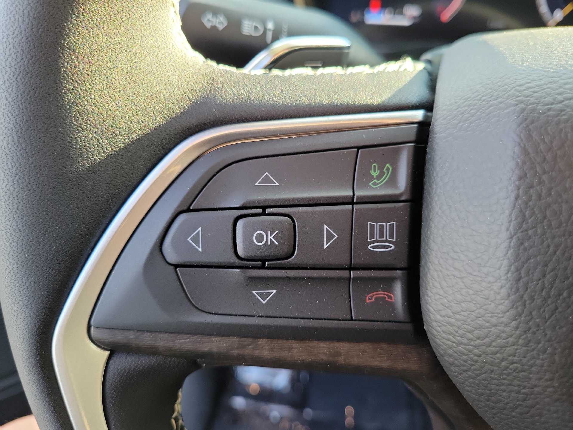 New 2026 Jeep Grand Cherokee Altitude RWD image 5
