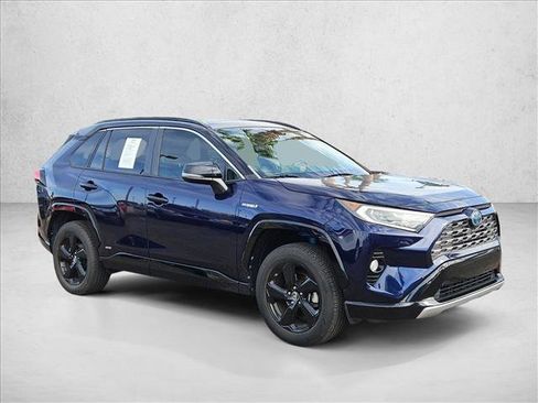 Used 2019 Toyota RAV4 XSE image 3