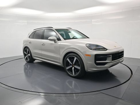 Certified 2026 Porsche Cayenne GTS AWD/4WD image 50