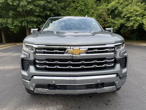 Used 2023 Chevrolet Silverado 1500 LTZ w/ Technology Package AWD/4WD image 3