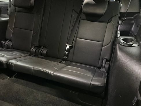 Used 2018 Chevrolet Suburban LT image 13