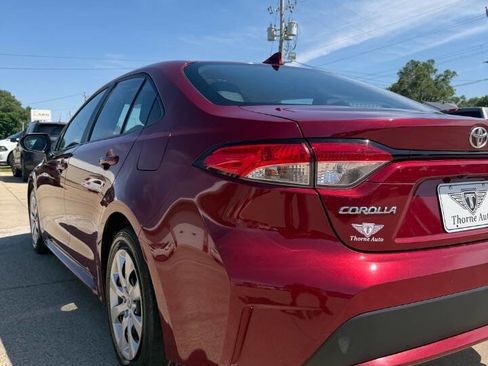 Used 2022 Toyota Corolla LE w/ Carpet Mat Package (TMS) FWD image 3