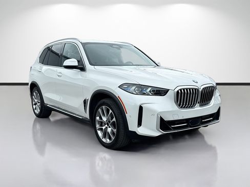 Used 2025 BMW X5 xDrive40i AWD/4WD image 1