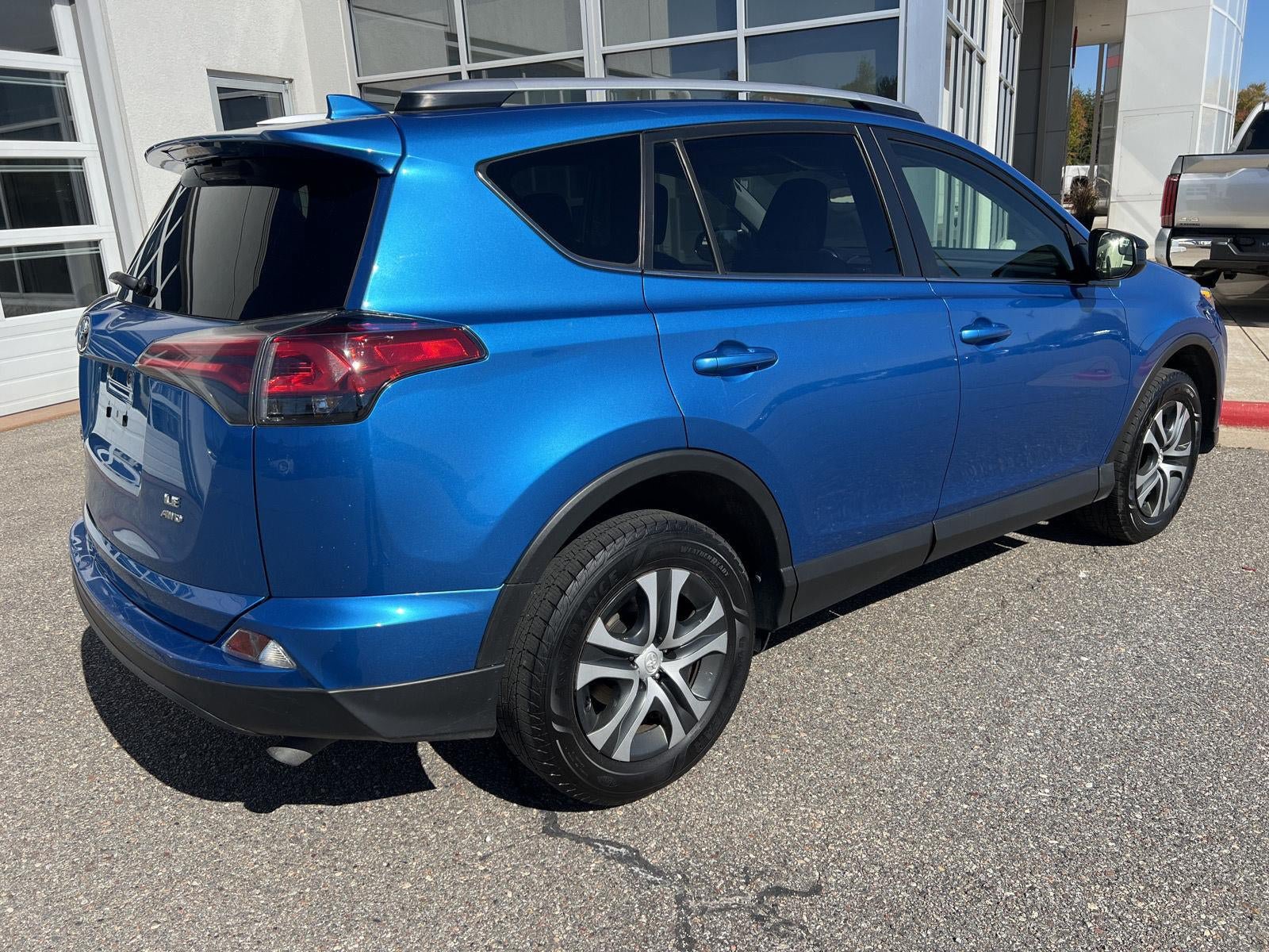 Used 2016 Toyota RAV4 LE AWD/4WD image 11