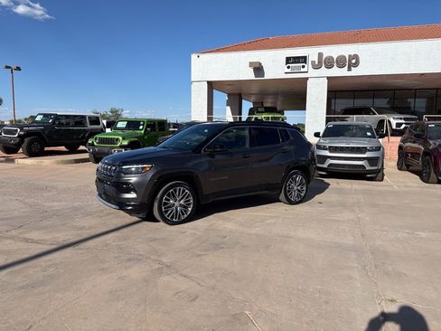 Used 2023 Jeep Compass Limited w/ Elite Group AWD/4WD image 1