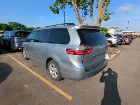 Used 2020 Toyota Sienna LE FWD image 4