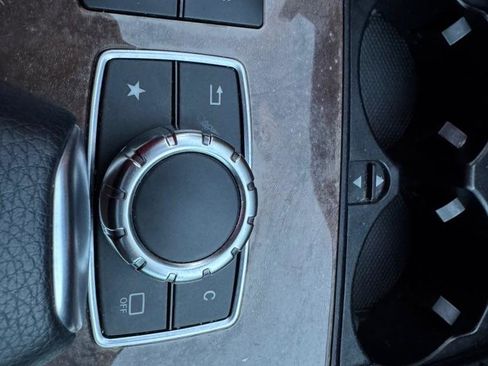 Used 2016 Mercedes-Benz E 350 4MATIC Sedan image 24