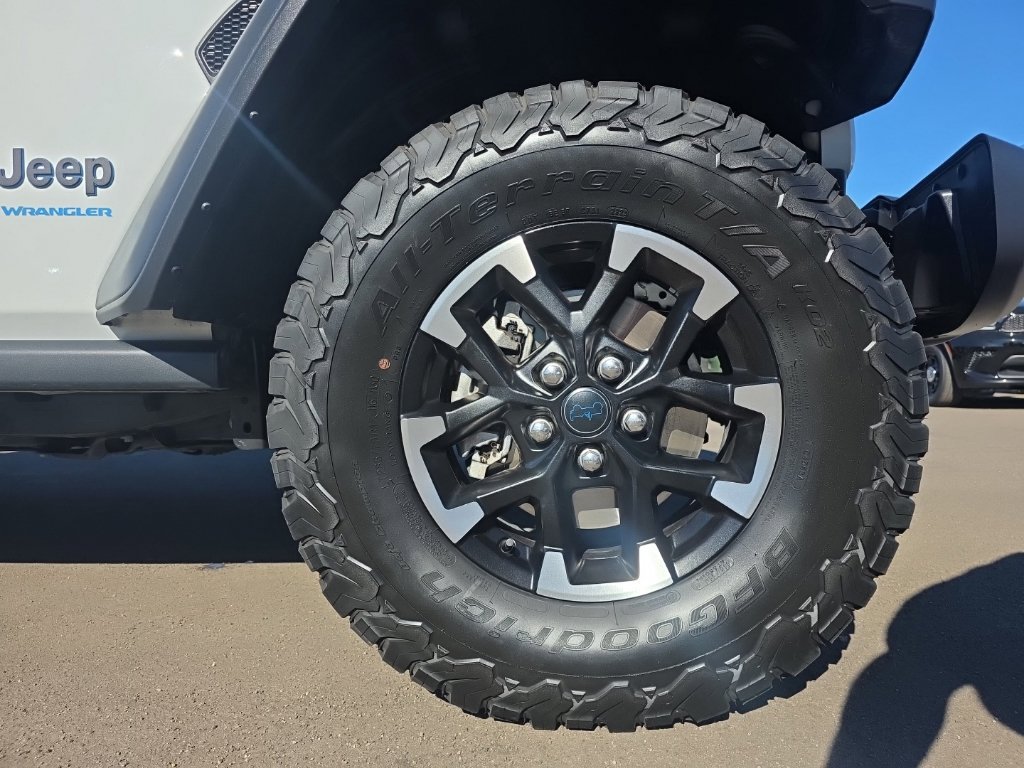 Used 2024 Jeep Wrangler Unlimited Rubicon 4xe w/ Technology Group AWD/4WD image 9