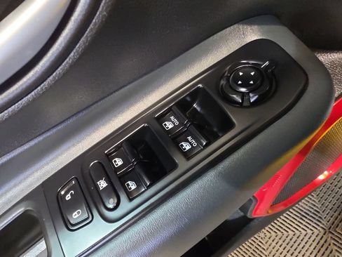 Used 2023 Jeep Renegade Trailhawk AWD/4WD image 15