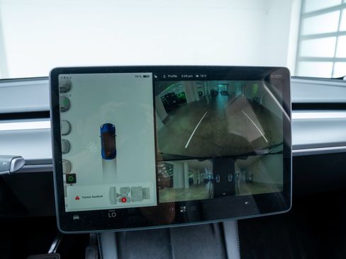 Used 2021 Tesla Model Y Long Range AWD/4WD image 14