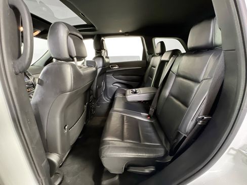 Used 2022 Jeep Grand Cherokee Limited image 24