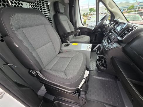 Used 2025 RAM ProMaster 2500 FWD image 10