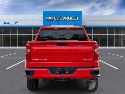 Used 2024 Chevrolet Silverado 1500 Custom image 3