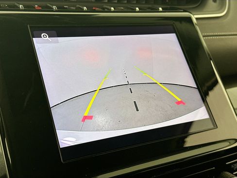 Used 2023 Jeep Grand Cherokee Laredo image 13