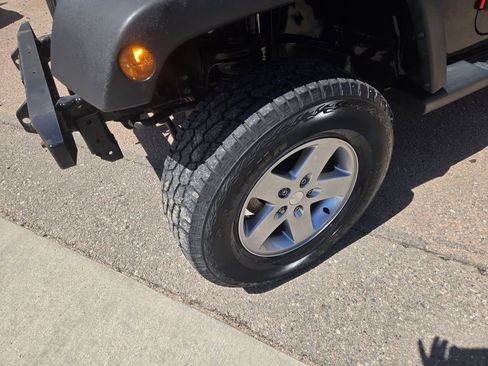 Used 2010 Jeep Wrangler Unlimited Sport AWD/4WD image 4