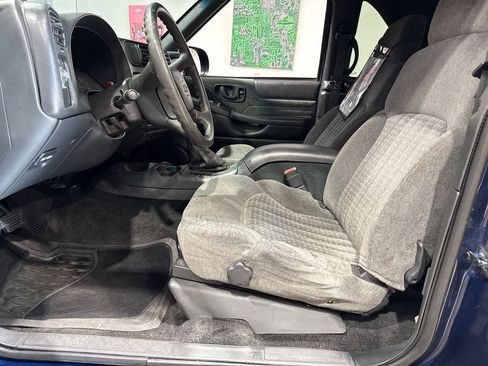 Used 2002 Chevrolet Blazer LS w/ Preferred Equipment Group image 81