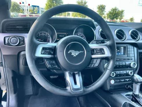 Used 2017 Ford Mustang Coupe RWD image 17