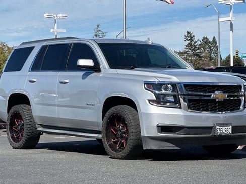 Used 2017 Chevrolet Tahoe LS RWD image 2