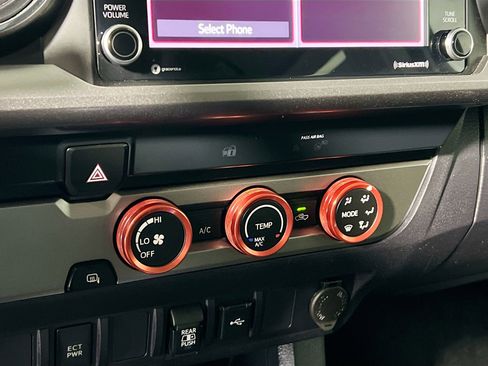 Used 2020 Toyota Tacoma SR5 image 26