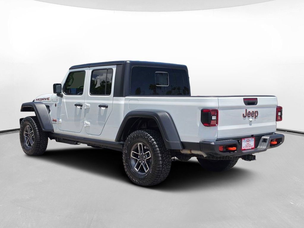 Used 2026 Jeep Gladiator Mojave AWD/4WD image 6
