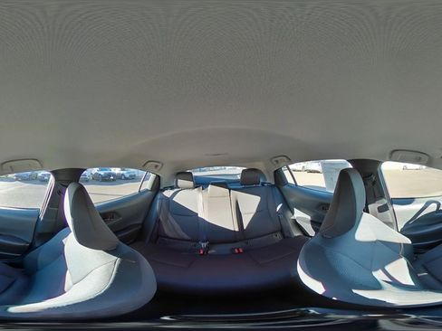 Used 2025 Toyota Prius LE image 40