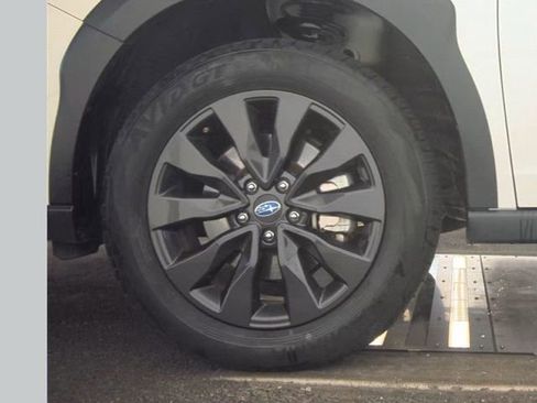 Used 2025 Subaru Outback Onyx Edition image 18