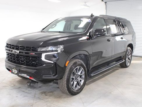 Used 2023 Chevrolet Suburban Z71 w/ Luxury Package image 5