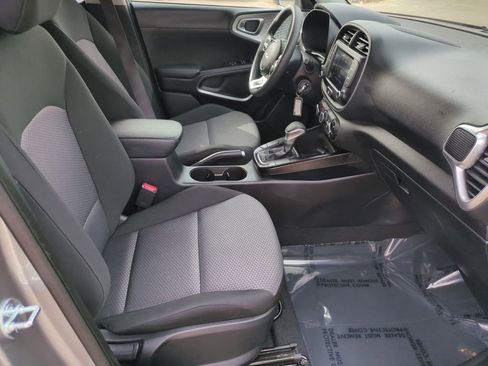 Used 2025 Kia Soul LX w/ LX Technology Package image 24