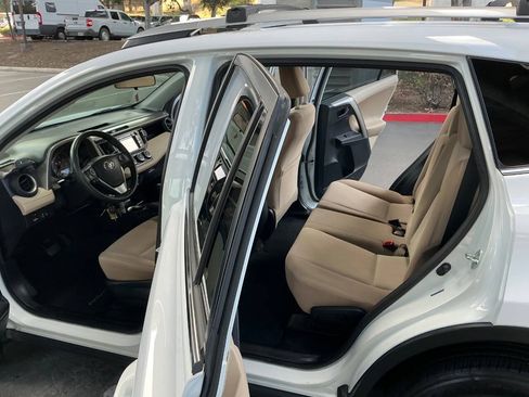 Used 2013 Toyota RAV4 LE FWD image 11