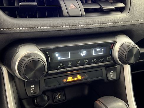 Used 2024 Toyota RAV4 LE image 21