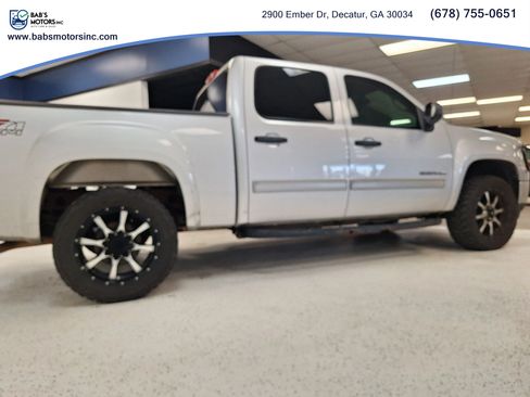 Used 2011 GMC Sierra 1500 SLE w/ Power Tech Package AWD/4WD image 6